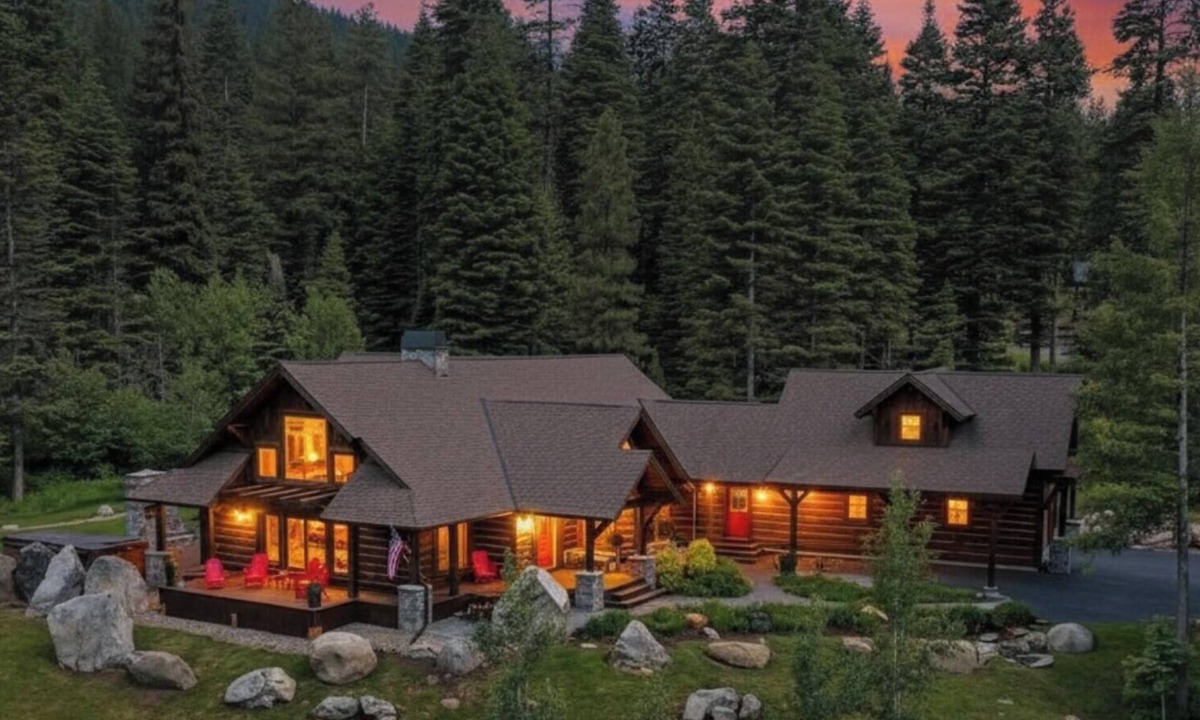 Tamarack House | Luxury ski in/out Tam Express, pet-friendly