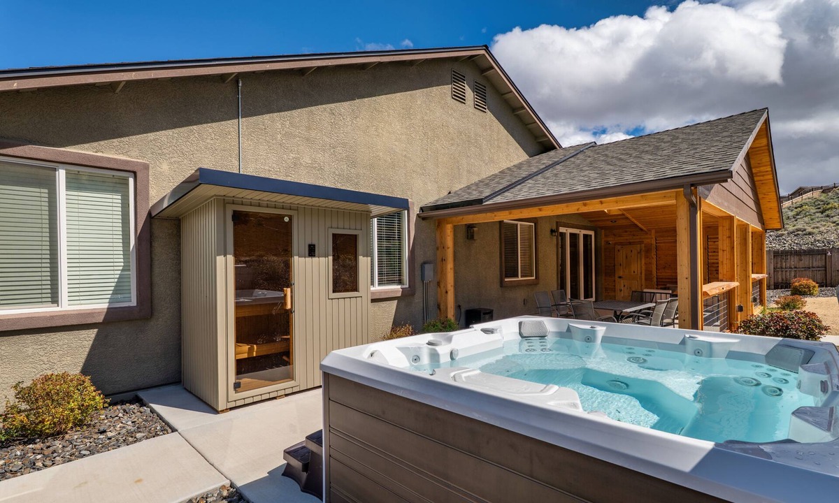 Reno House | Luxury Tahoe adjacent- 4-Bedroom Retreat - Family-Friendly North Reno Escape
