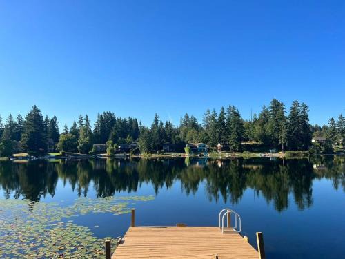 Maple Heights-Lake Desire House | # Marbella Lane - Nature Escape at Shady Lake