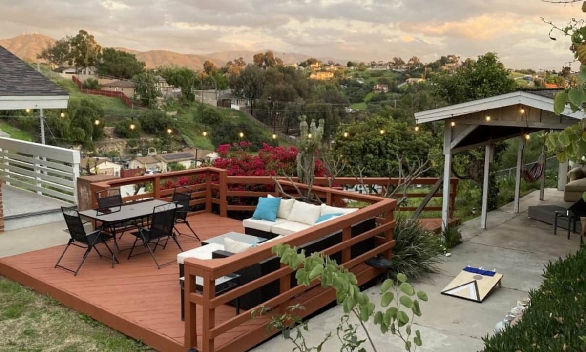 Oak Park House | "Medallion" Modern City Estate 7bed/5bath AC + VIEW