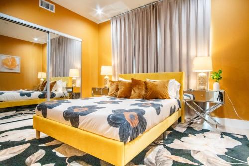 NoHo Arts District House | Miel Dore at Case Collective