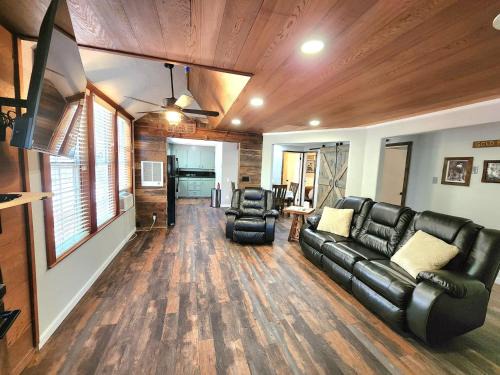 West Village House | Miners Suite-Centrally Located in Shaver Lake