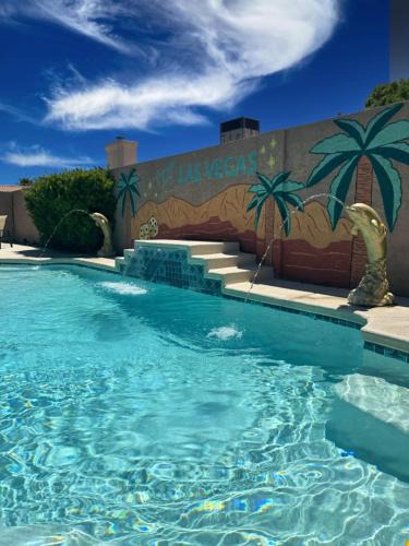 Las Vegas House | Mirage Pool House - Heart of LV, Swimming Pool, Games, heavenly relaxation