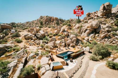 Pioneertown House | Mod West Ranch: 5-acre Boulder Playground
