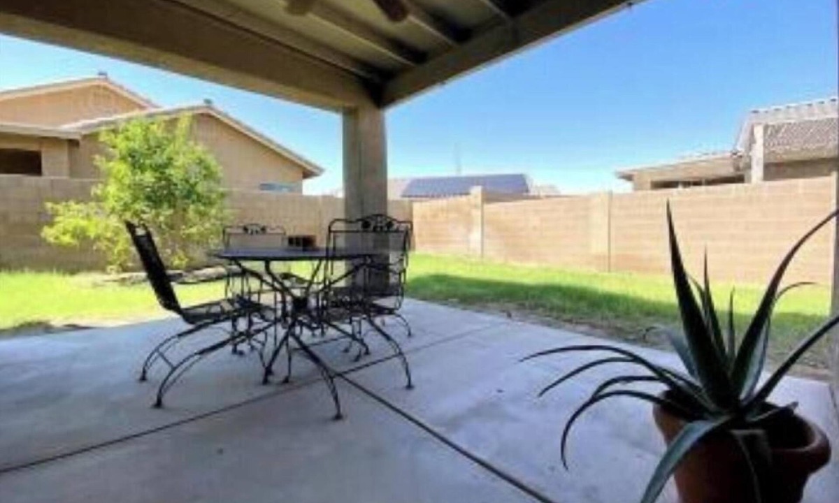 Yuma House | Modern 3-bed Oasis: King Suite & 2 queen