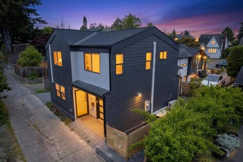 Sunset Hill House | Modern Ballard Retreat Near Beach & Parks