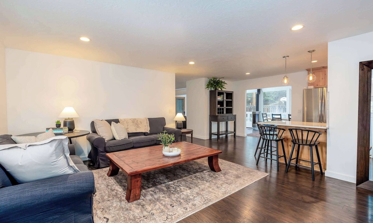 Larkspur House | Modern Bend Family-Friendly Home w/Fenced Yard