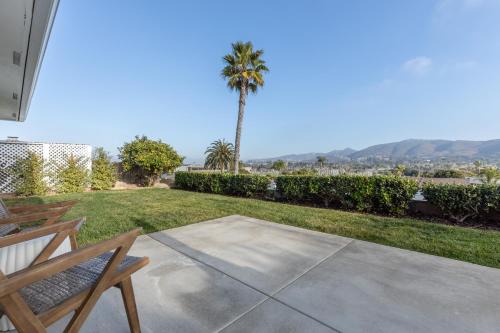 San Marcos House | Modern Escape w Mountain Views, Walk to Lake, Golf, Resort, Dining