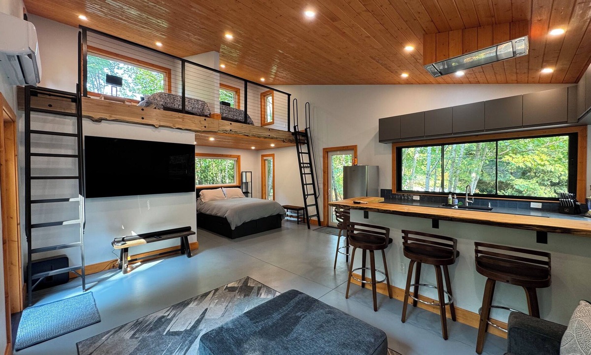 Point Roberts Cottage | Modern Farm Cottage on Private Acreage in Charming Point Roberts, WA