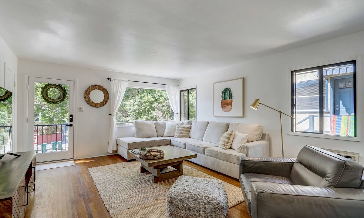Middletown House | Modern House In The Hills | Killer Location!