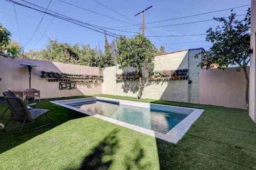 Los Angeles House | Modern LA Villa 5BR Home with Private Pool & Yard