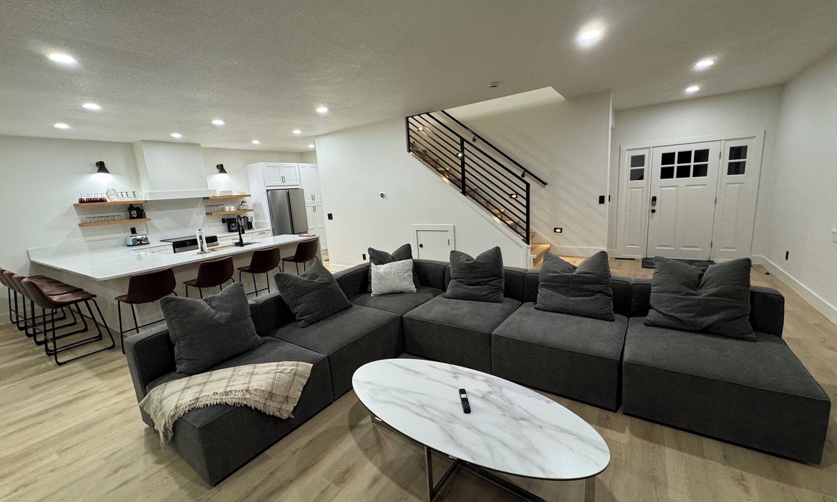 Pacific City House | Modern Luxury Pacific City - Sleeps 12, Hot Tub, Pet Friendly, Playstation 5