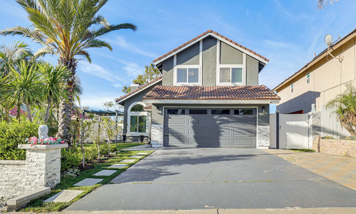 Peacock Condo | Modern Oceanside Living! Family Home w/Workspace
