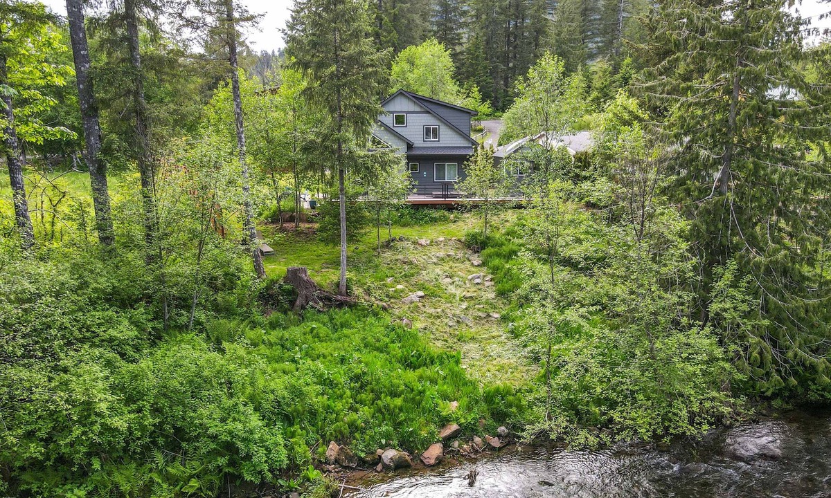 Carson House | Modern River Front Cabin, Hot Tub, Detached Office