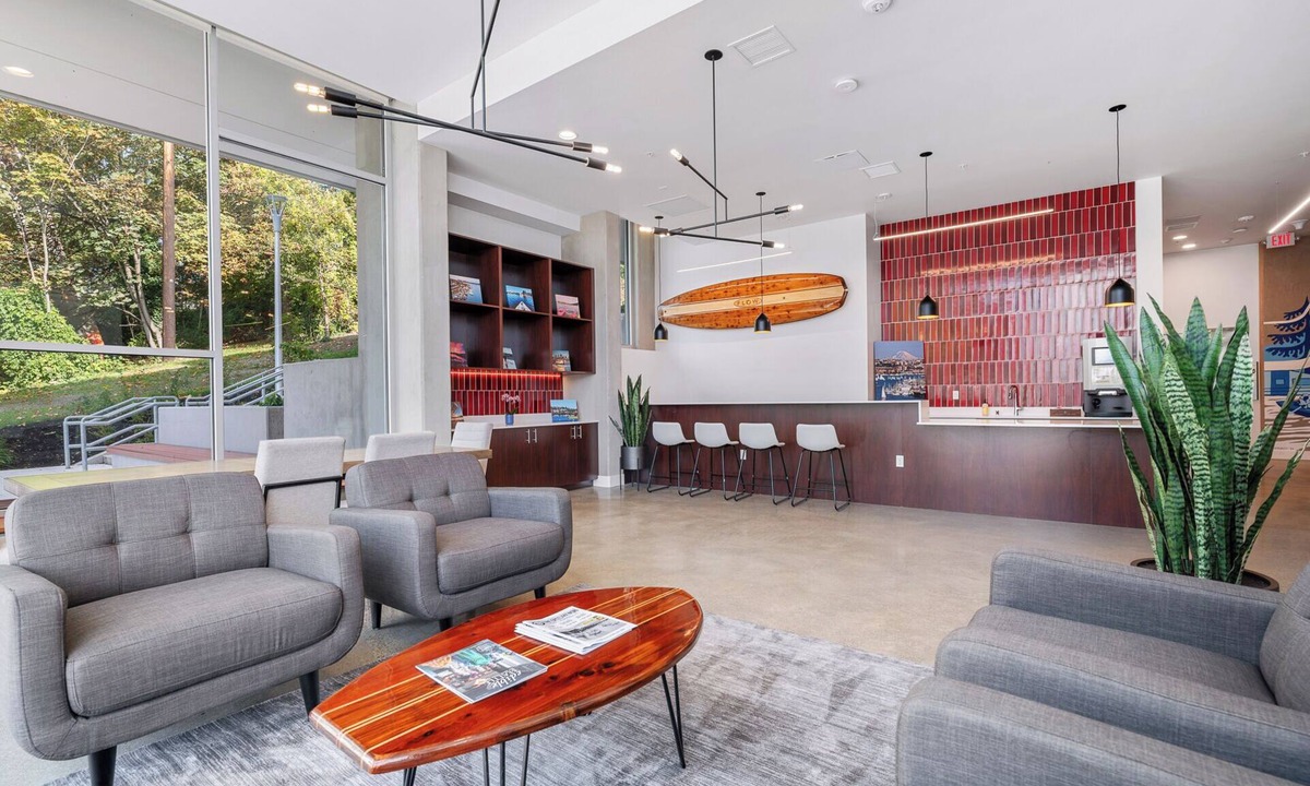 Eastlake Apartment | Modern Seattle 2BR Escape w/Gym Access Near Lake Union