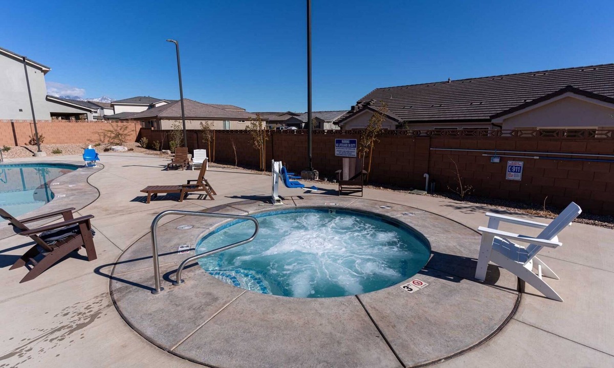 Sienna Hills House | Modern St. George Home: Walk to Heated Pool, Hot Tub, BBQ, Free State Park Pass, WiFi, Full Kitchen!