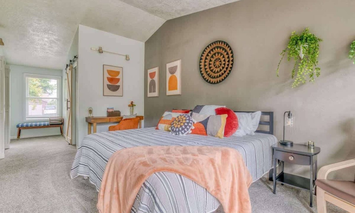 Monmouth House | Monmouth Retreat: Hot Tub, Playground & Game Room