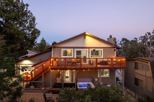Whispering Forest House | Moonlight Ridge Jacuzzi, Gated, EV Charge, Cent AC