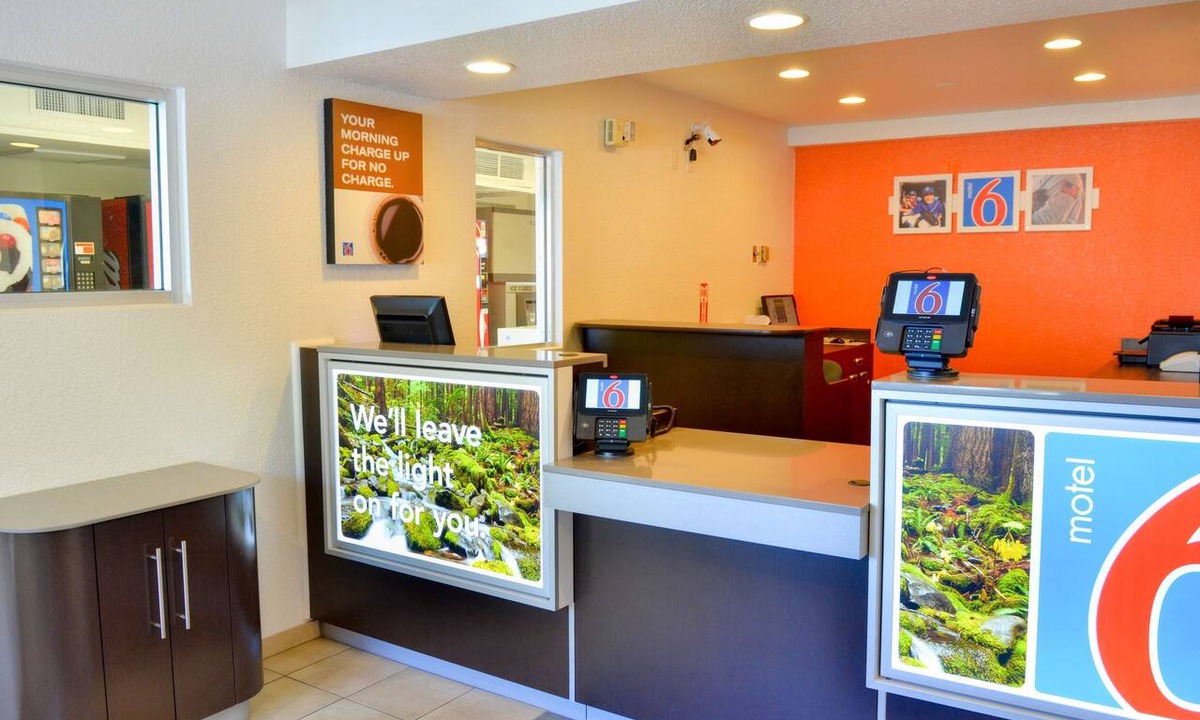Santa Nella Hotel | Motel 6 – Santa Nella, on I-5