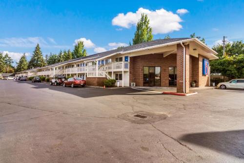 Vancouver Hotel | Motel 6-Vancouver, WA