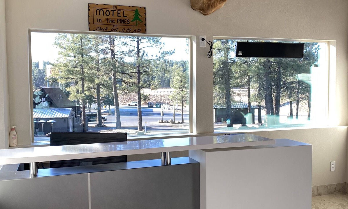 Munds Park Hotel | Motel In The Pines