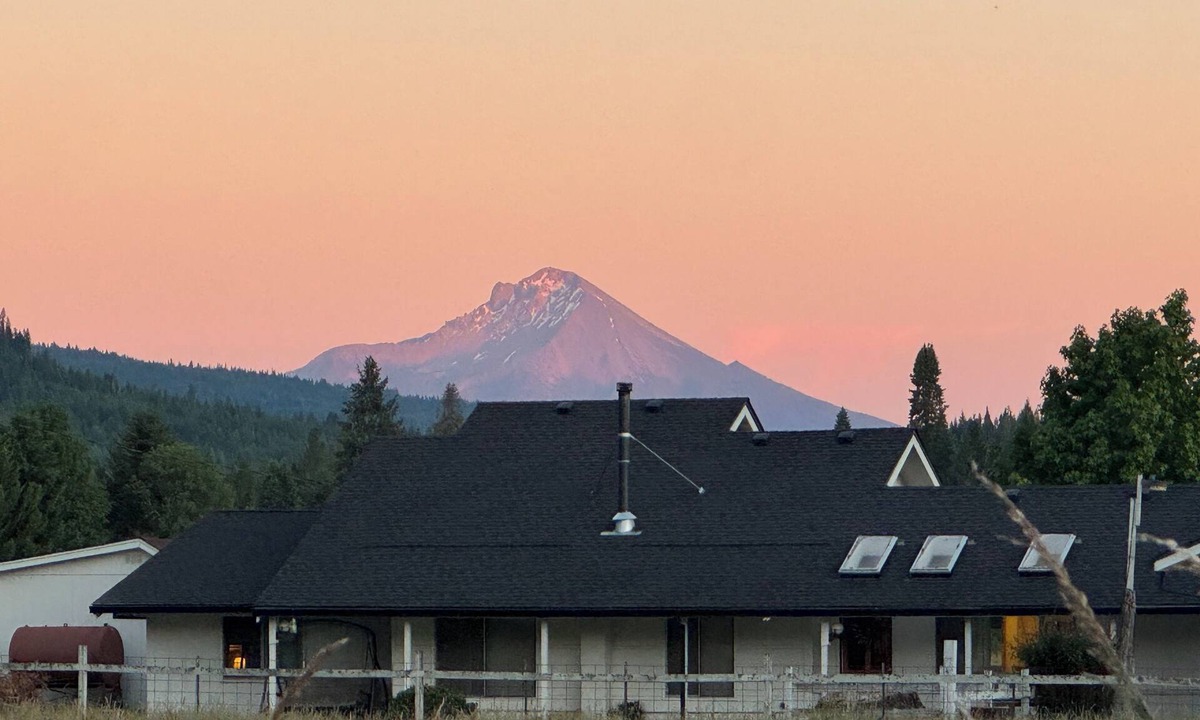 Prospect House | Mount McLoughlin Mountain View Ranch; Near Crater Lake; sleeps up to 12