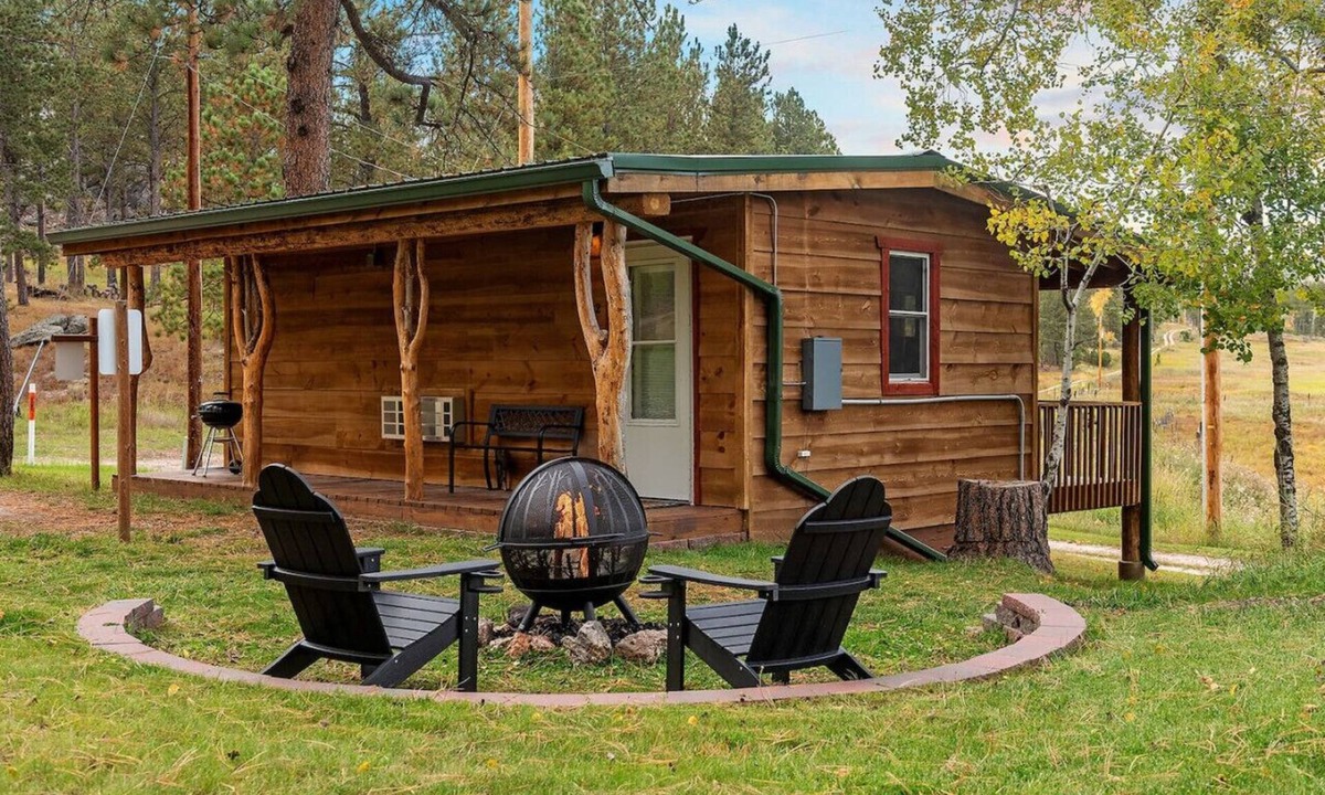 Custer Cabin | Mountain View Gem: Firepit + Sauna + Enjoy Wildlife