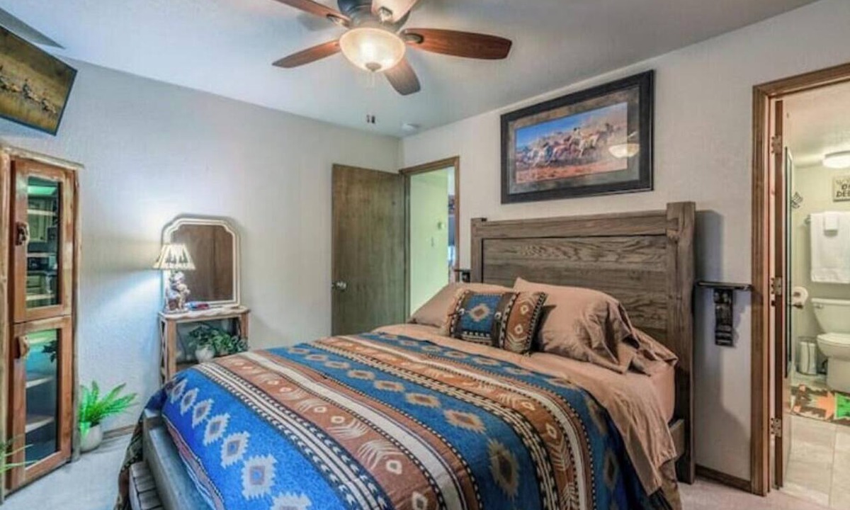 Ruidoso Cabin | Mountain Views | Hot Tub | Dog Run | Sleeps 6