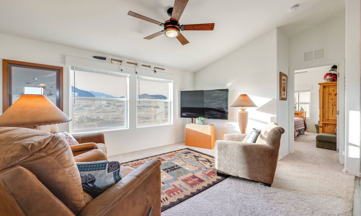 Kingman House | Mtn Views, 15 Mi to Dtwn Kingman: Family Home!