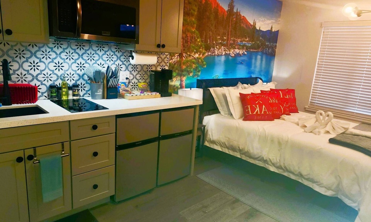 Reno Apartment | Near Airport, Hospital, MidTown, 58” TV - Apt 150