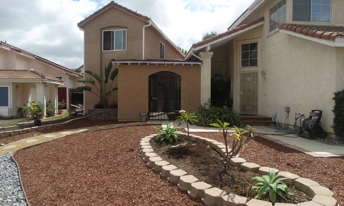 Mira Mesa House | New 2-bedroom detached house with full Kitchen WiFi, AC Laundry, Courtyard