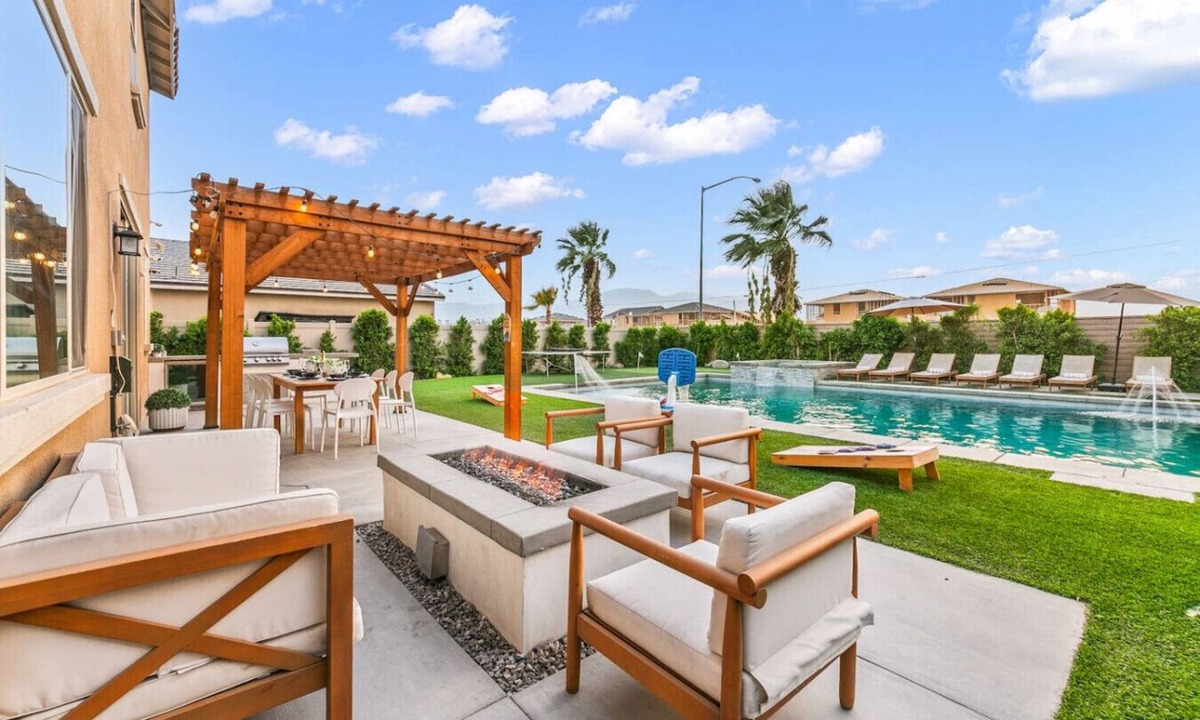 Coachella Villa | NEW 9 bd home w/Pergola|Large Gameroom|Huge Pool