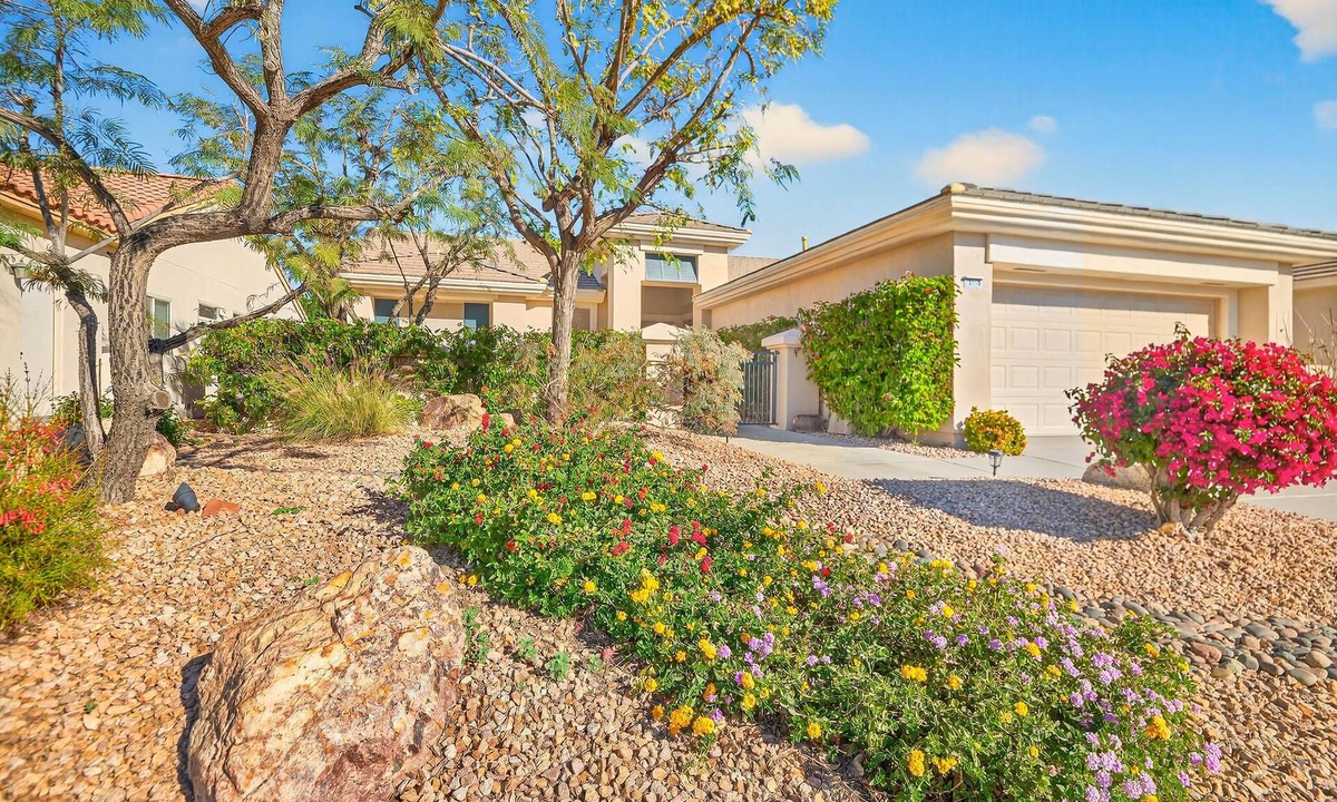 Desert Palms House | NEW! Beautiful, Sun City 2bd 2ba 1624sf home, amenities, golf cart & clubs 55+