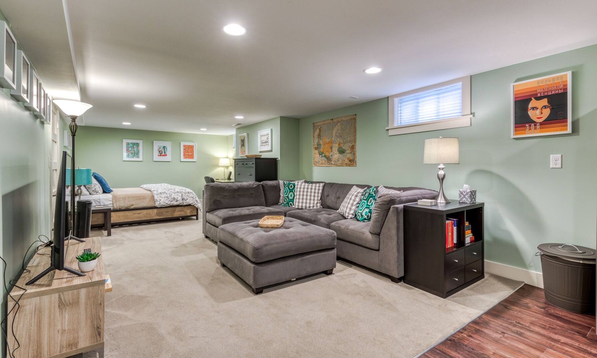 Irvington Apartment | New listing! Charming, dog-friendly studio w/ free WiFi in a great neighborhood