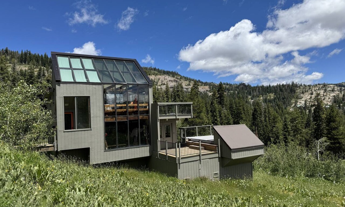 Bear Valley House | NEW LISTING! Stunning! Enjoy the best views in all of Bear Valley when you stay at this unique property (Home 346) by RedAwning