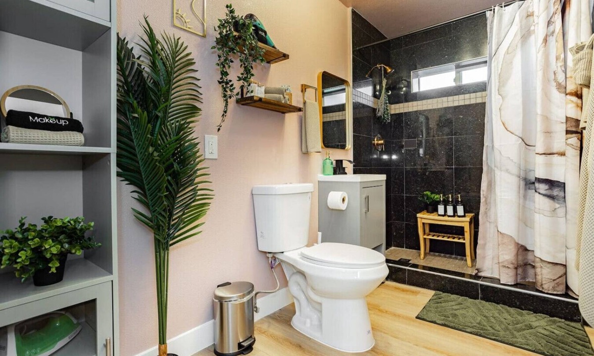 Gateway District House | New Luxury Double Suite Oasis | Premier Strip View