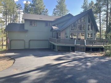 Munds Park Cabin | New, Stunning Chalet-Cabin in Munds Park
