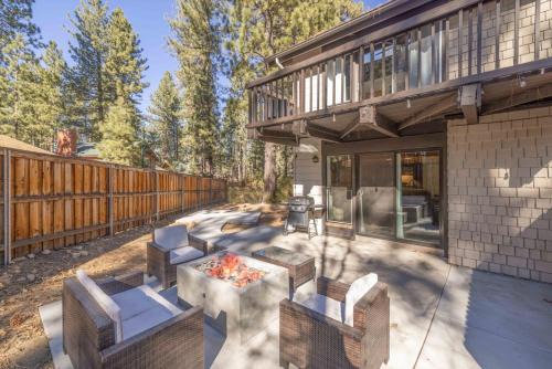 Summit Estates House | New Summit House Slopes, Lake, Village, Yard, AC