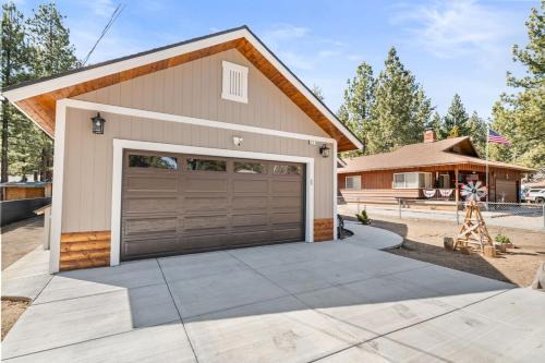 Peter Pan House | NEW The Starlight Cottage, BBQ & Patio!