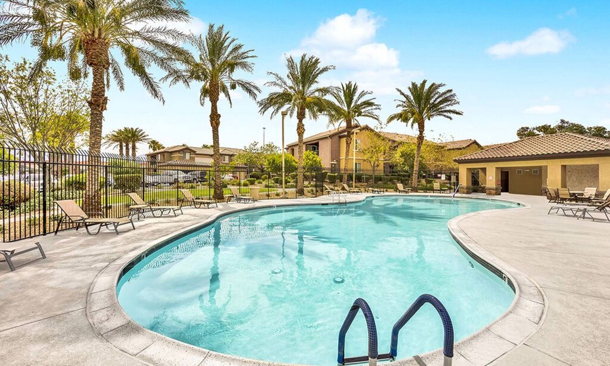 Centennial Hills Condo | New Year’s Bonus! 100 Off first 30 days Etrax Large 1bed Condo centennial Hills!