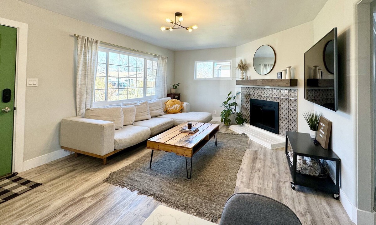 Reno House | Newly remodeled home, close to the airport and city attractions. Pet friendly!