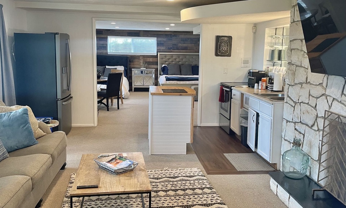 Olympus Cove House | Newly remodeled Mountian Hill Top City Light Views close to top ski resorts !
