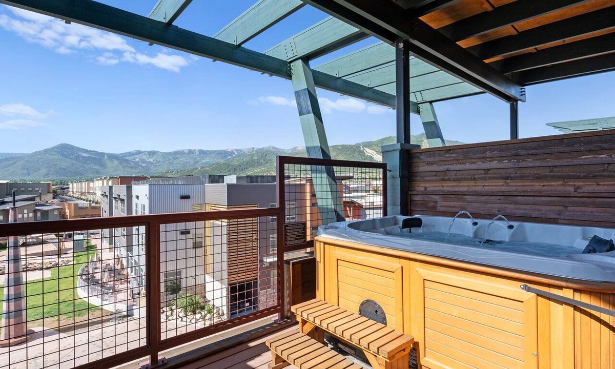 Kimball Junction Condo | Newpark 419-A | Private Hot Tub | Kitchenette | Mountain & Preserve Views | Top Floor | End Unit