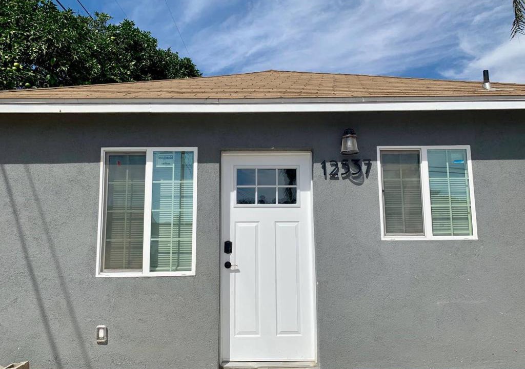 Valley Glen House | NOHO Guest House