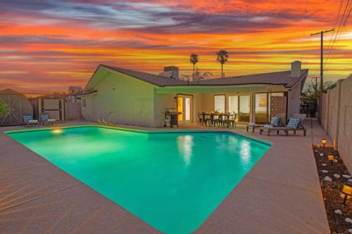 North Las Vegas House | North Vegas Family Oasis 4BR, Pool, BBQ, Games