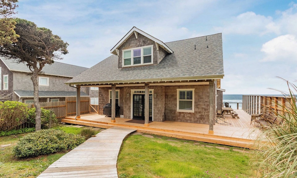 Lincoln Beach House | Ocean Front Luxury Home in Bella Beach, Steps From Beach, High End Amenities!