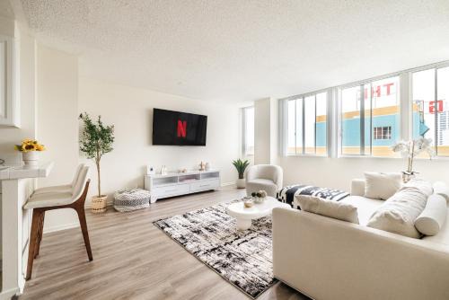 Downtown Apartment | Ocean View Pacific Breeze