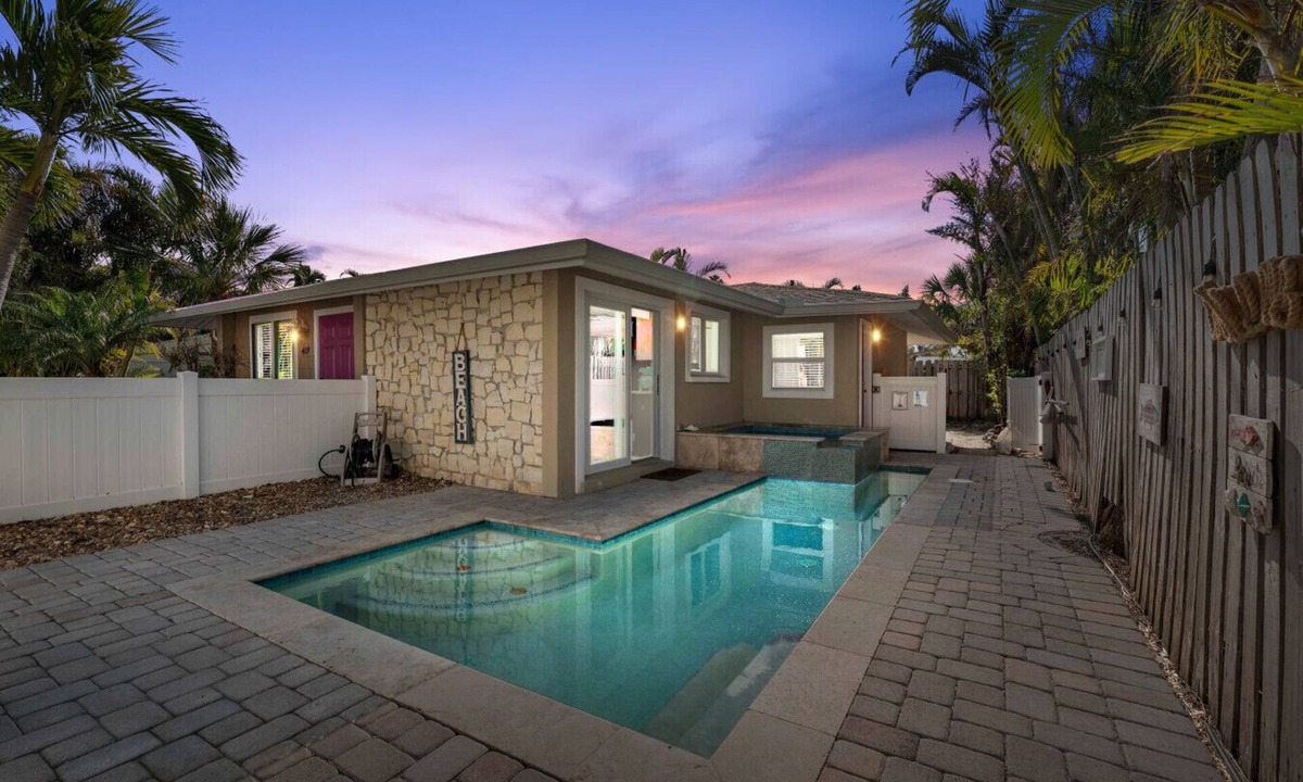 Holmes Beach Cottage | Ocean72, 2bed 2bath with pool