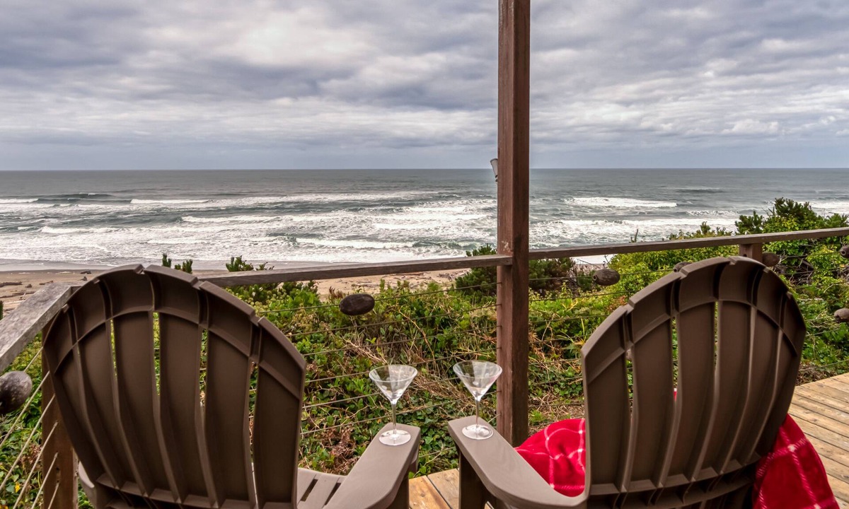 Lincoln City House | Oceanfront Home, Deck, High Windows with Amazing Views, Beach Access Nearby
