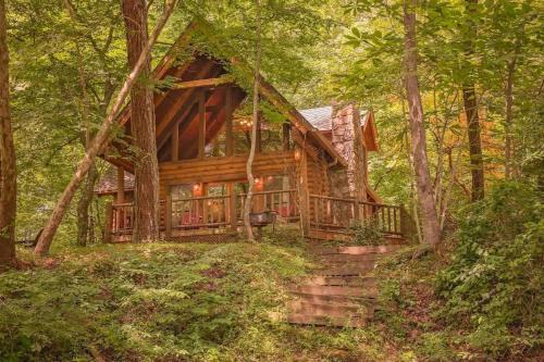Benton House | Ocoee Cabin Beautiful Cabin On The River's Edge